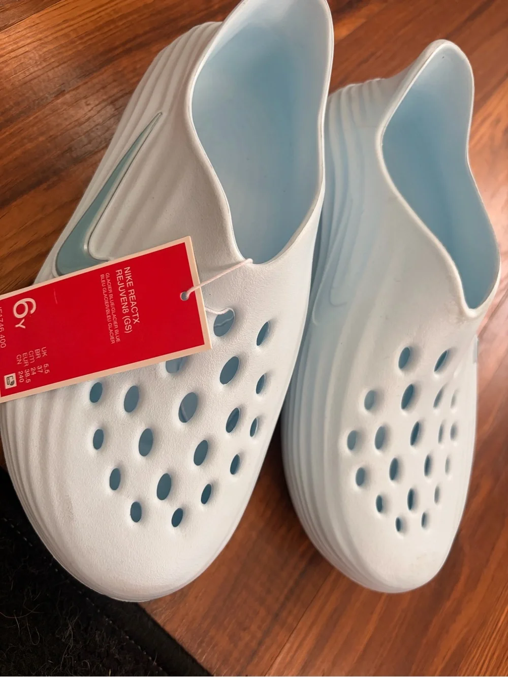 Nike lightweight foam